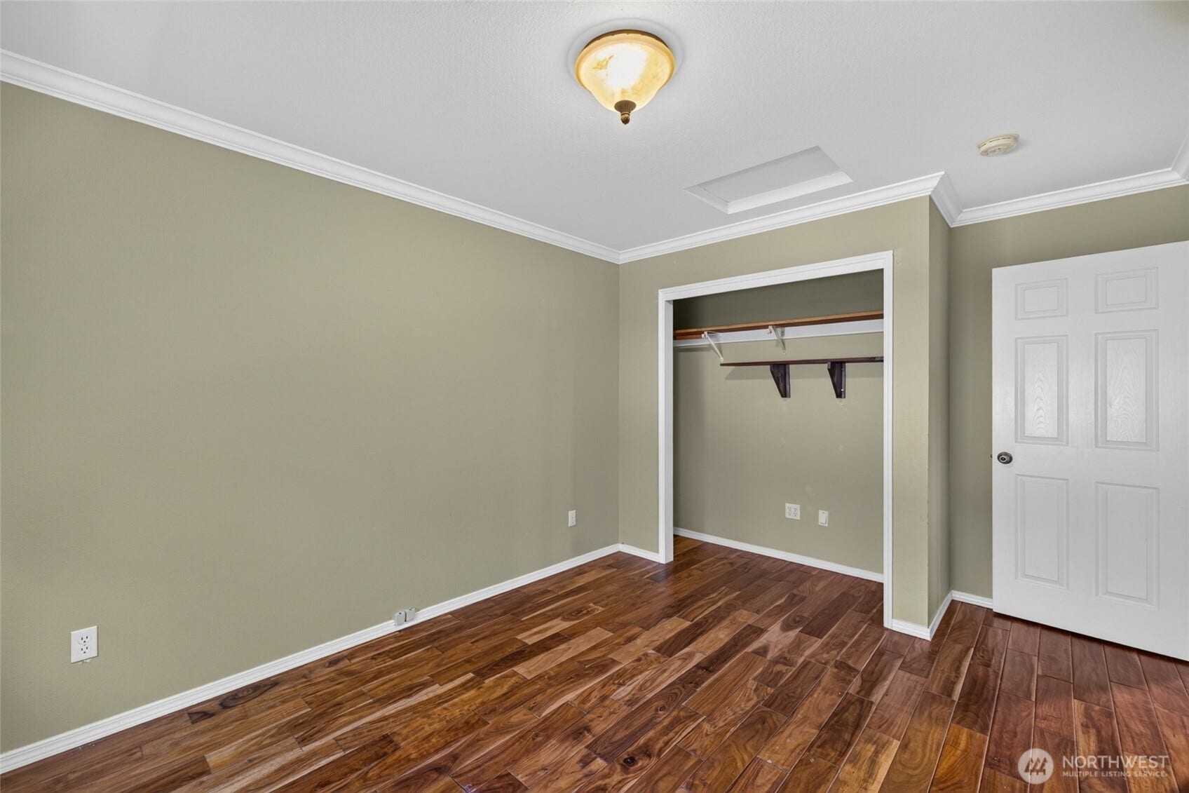 Upstairs bonus room has a closet.