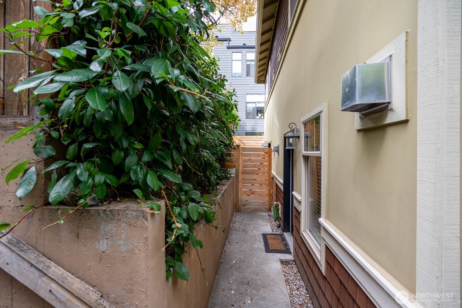 1835 24th Ave, #B, Seattle, WA 98122
