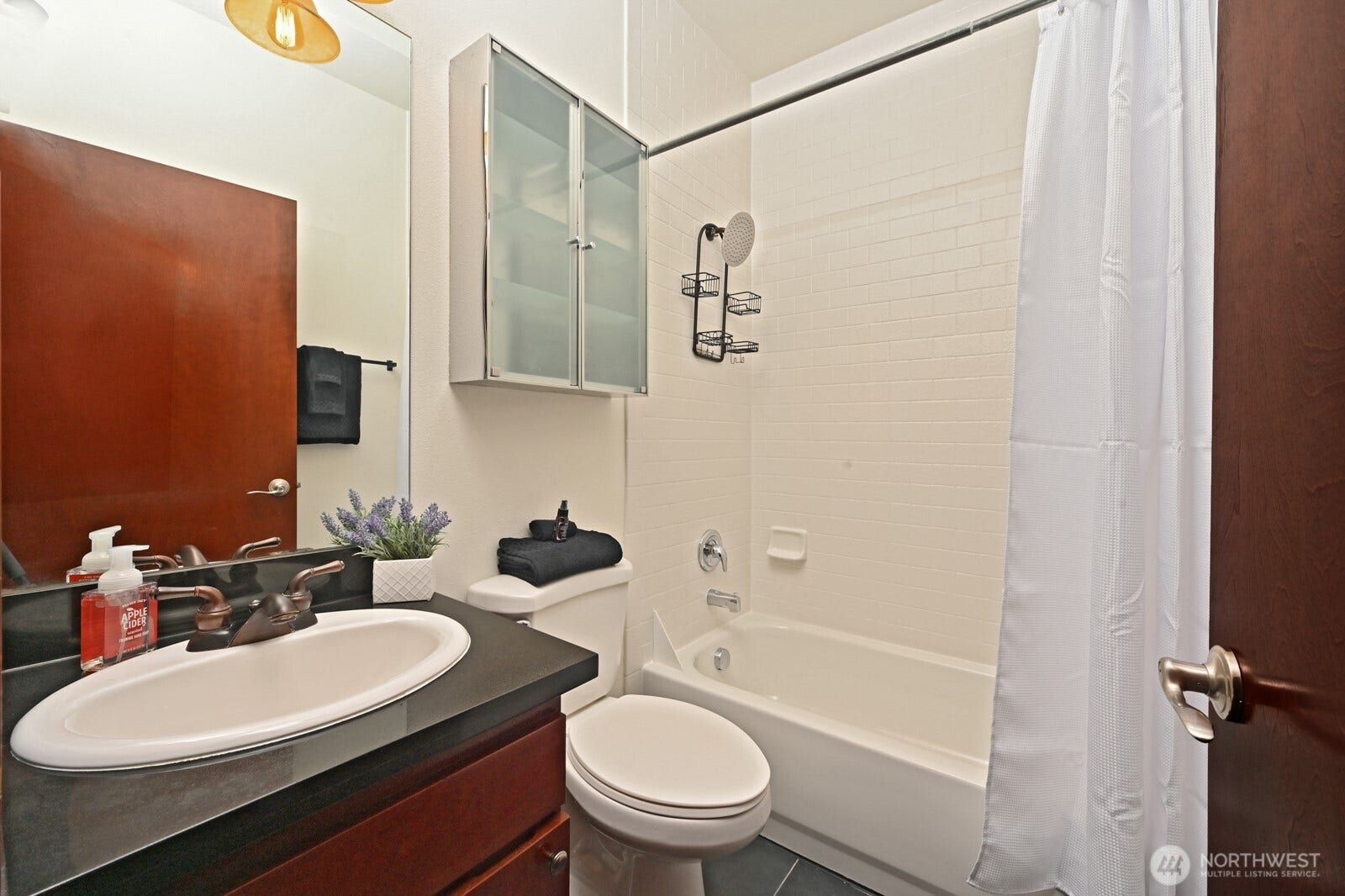 1835 24th Ave, #B, Seattle, WA 98122
