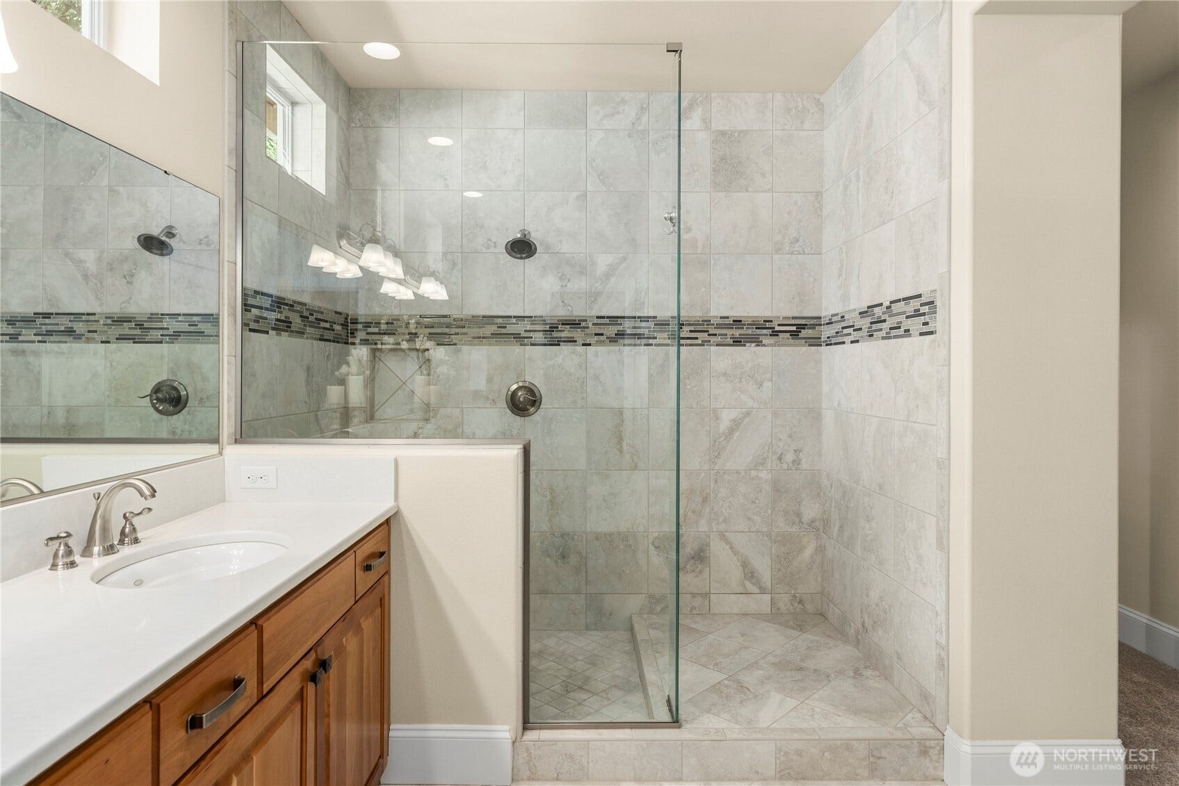 14721 Knoll Park Court E, Bonney Lake, WA 98391 The oversized walk-in fully tiled shower.
