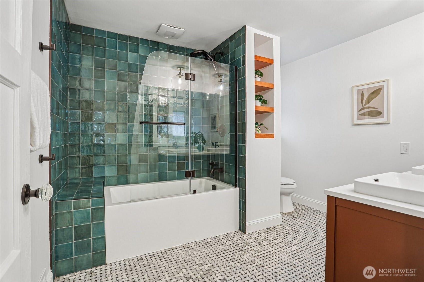 13717 N Stone Avenue, Seattle, WA 98133 13717 N Stone Avenue, Seattle, WA 98133