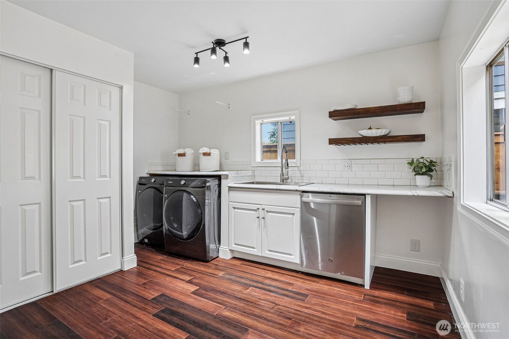 13717 N Stone Avenue, Seattle, WA 98133 13717 N Stone Avenue, Seattle, WA 98133