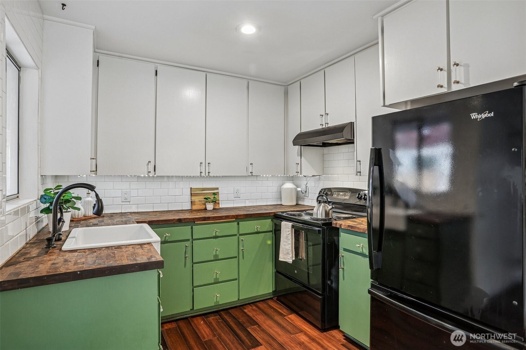 13717 N Stone Avenue, Seattle, WA 98133 13717 N Stone Avenue, Seattle, WA 98133