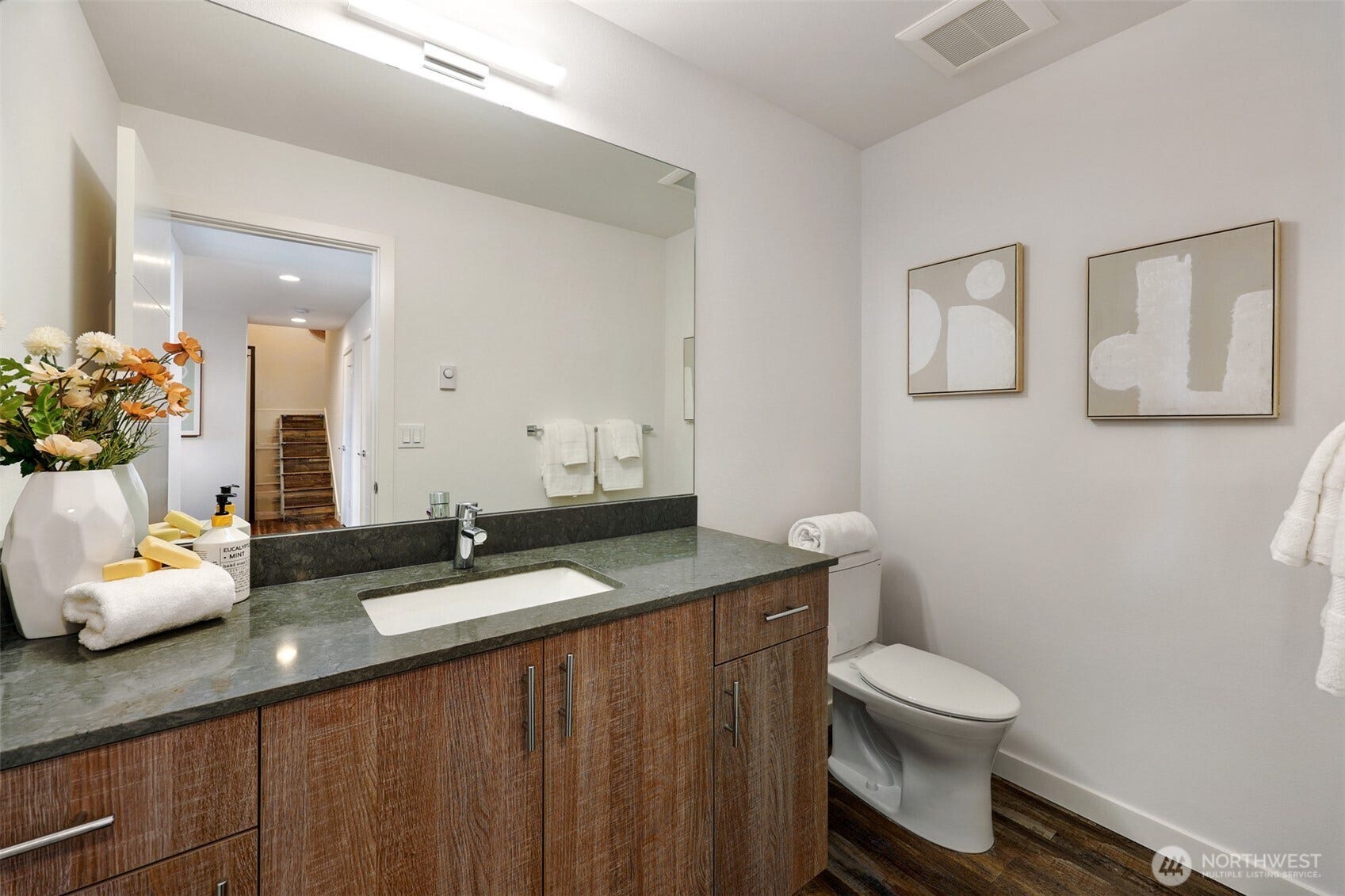 6325 34th Avenue SW, #C, Seattle, WA 98126 Powder room main floor