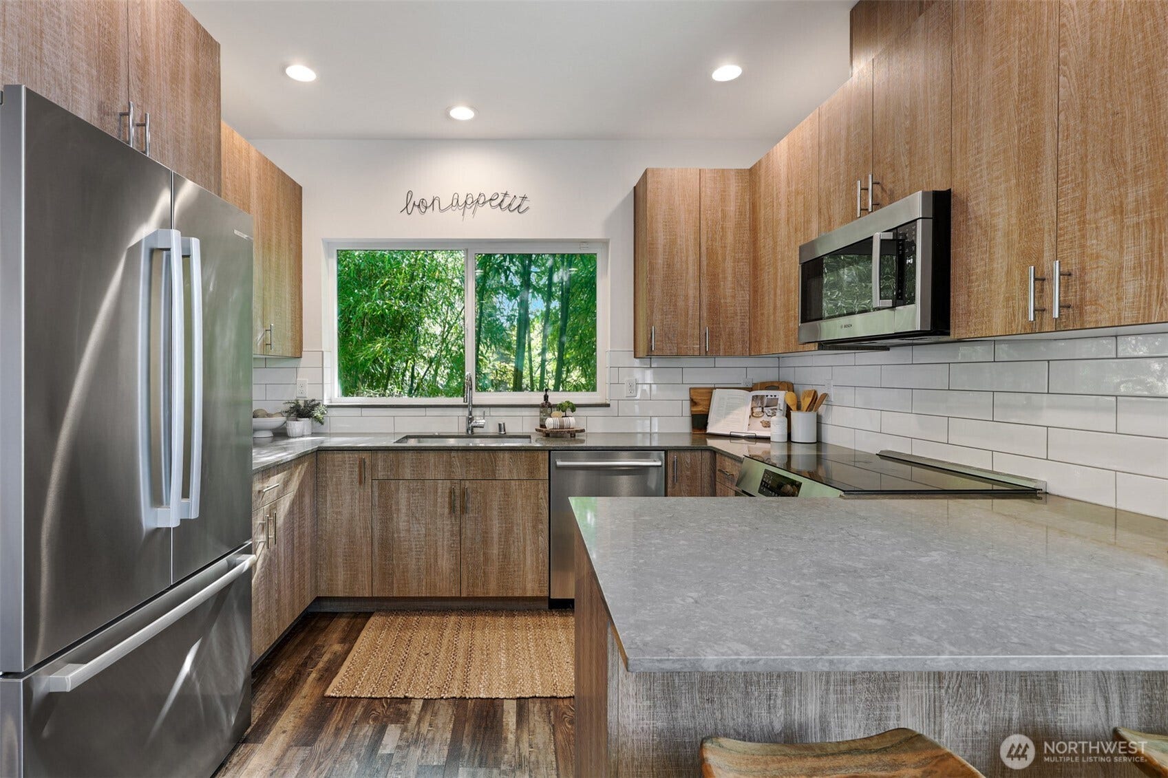 6325 34th Avenue SW, #C, Seattle, WA 98126 Nice wood/soft close cabinets