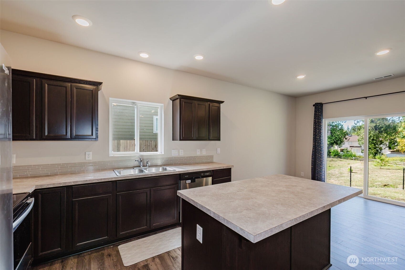 6453 Hornet Circle NE, Bremerton, WA 98311