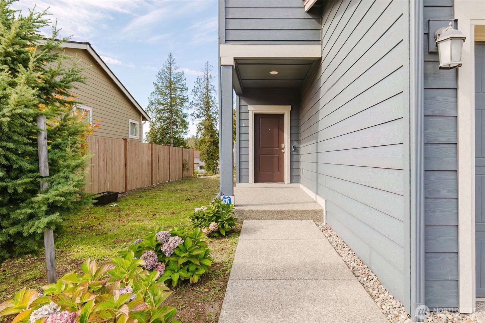 6453 Hornet Circle NE, Bremerton, WA 98311