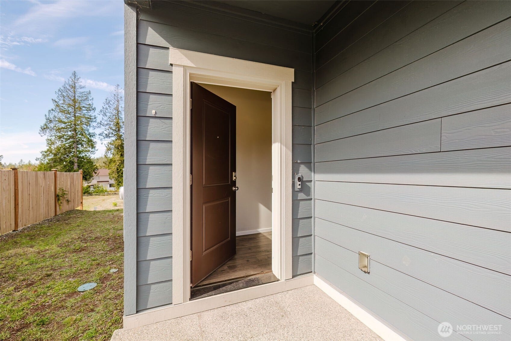 6453 Hornet Circle NE, Bremerton, WA 98311