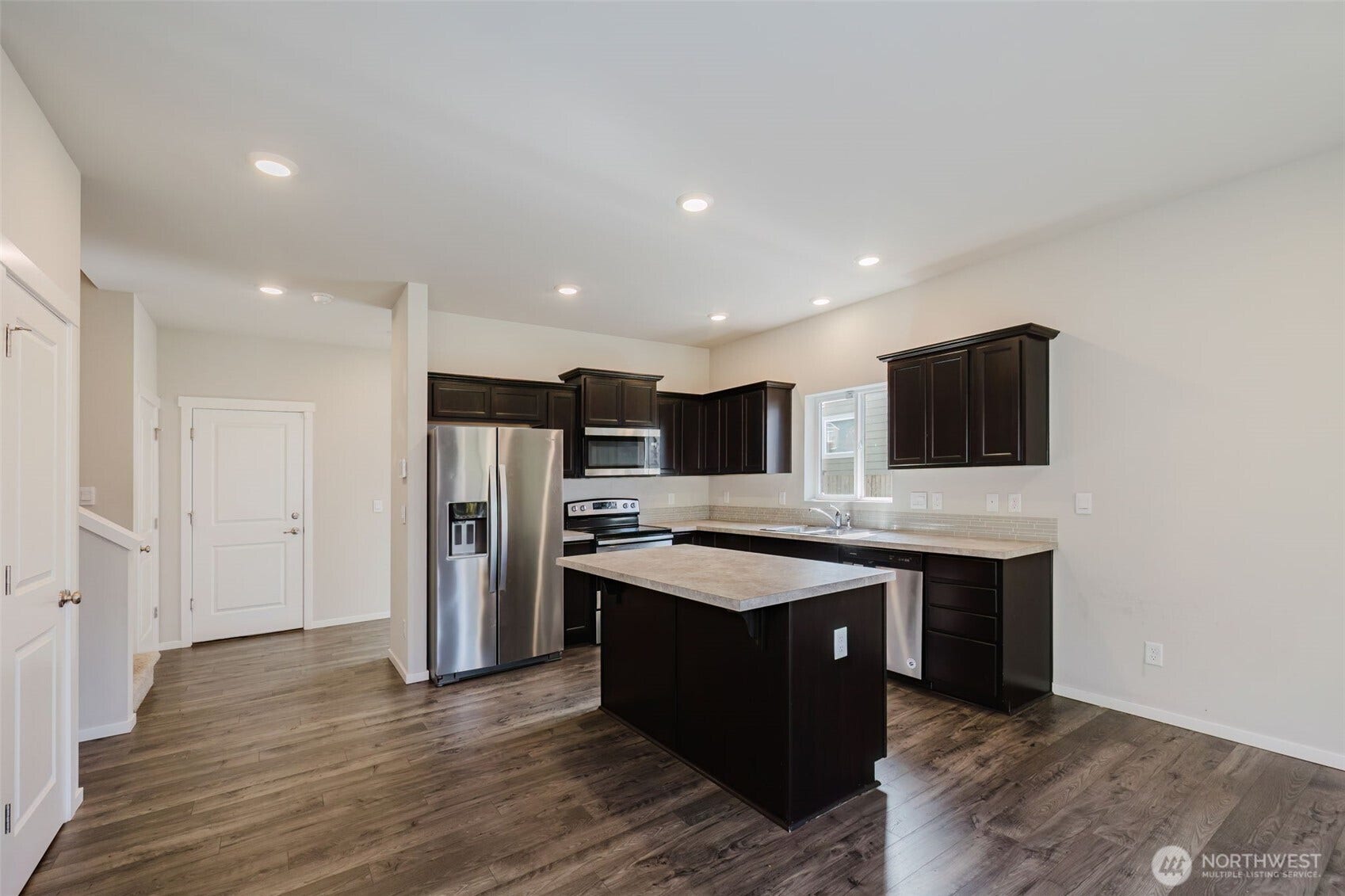 6453 Hornet Circle NE, Bremerton, WA 98311
