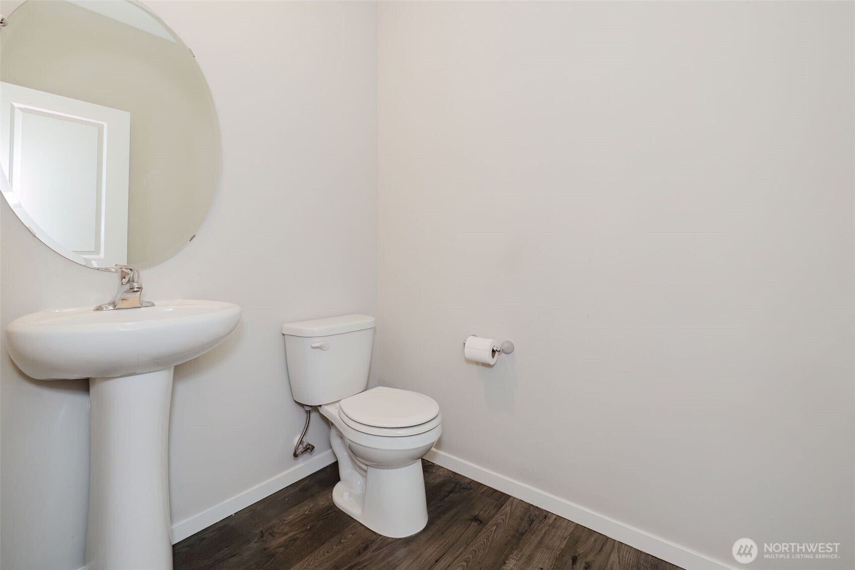 downstairs 1/2 bath