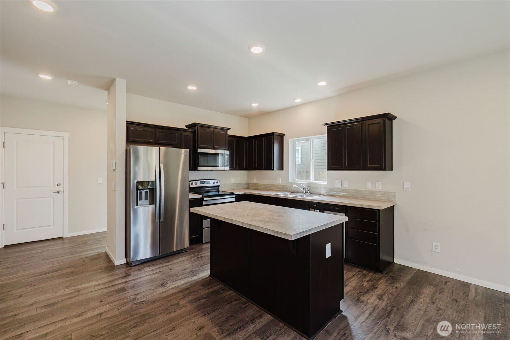6453 Hornet Circle NE, Bremerton, WA 98311
