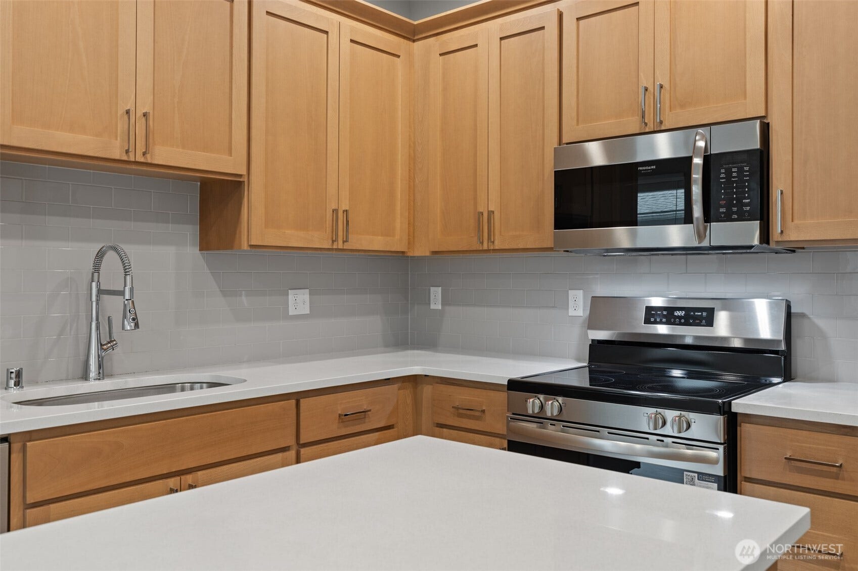 511 15th Street SE, Puyallup, WA 98372 511 15th Street SE, Puyallup, WA 98372