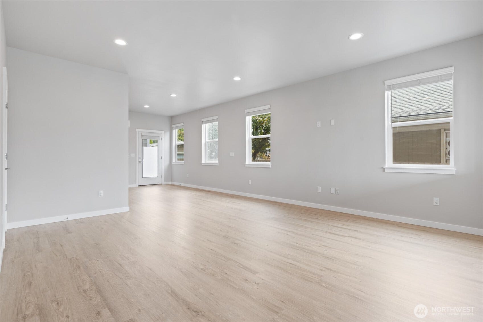 511 15th Street SE, Puyallup, WA 98372 511 15th Street SE, Puyallup, WA 98372