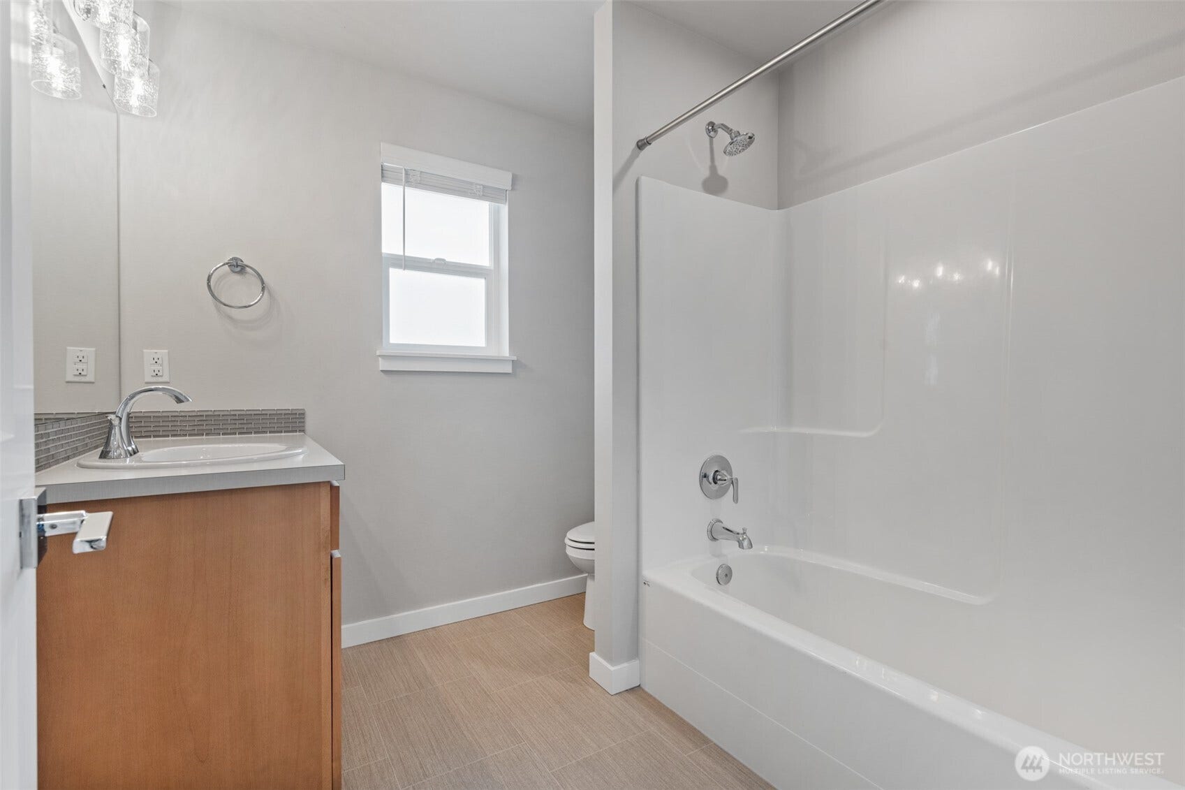 511 15th Street SE, Puyallup, WA 98372 511 15th Street SE, Puyallup, WA 98372
