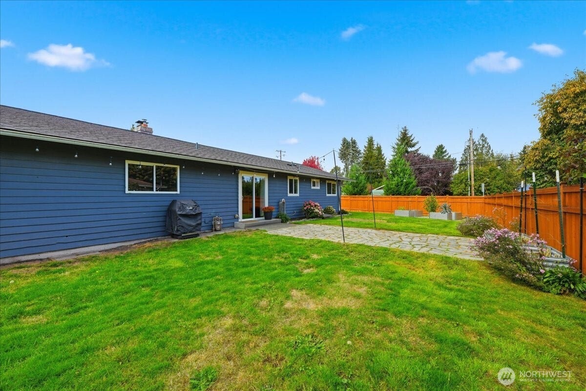 20807 3rd Avenue W, Lynnwood, WA 98036 Lots of room to roam!