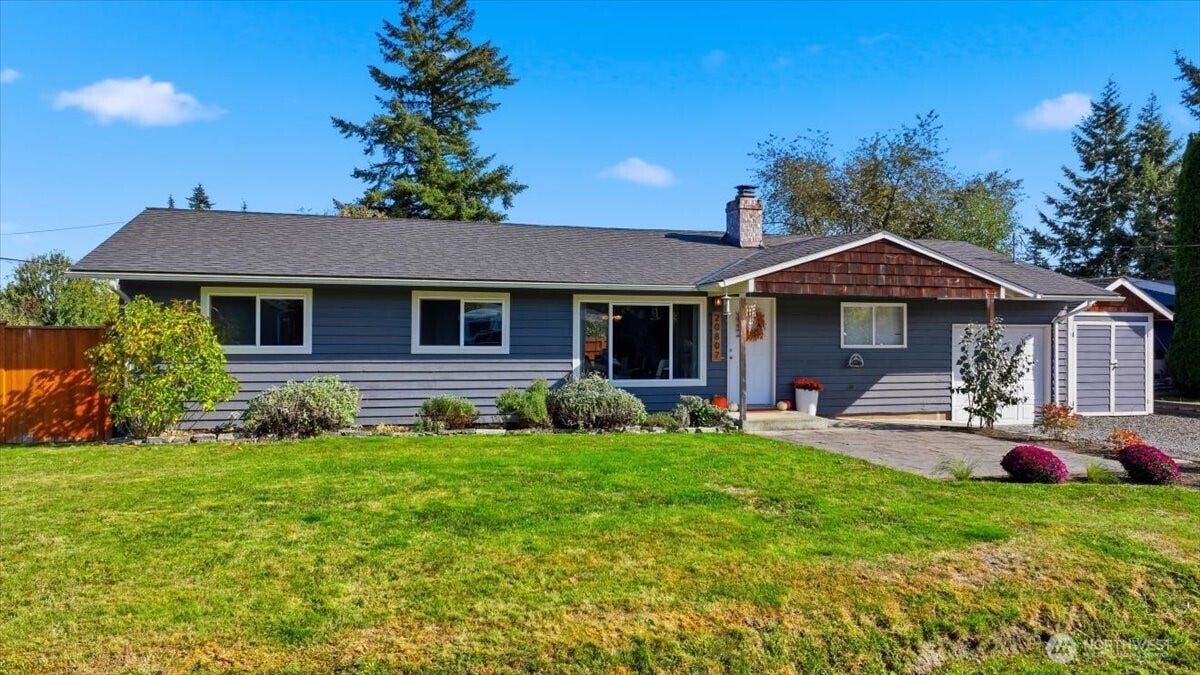 20807 3rd Avenue W, Lynnwood, WA 98036 Situated on a 8,276 sqft lot with a fully fenced backyard, providing ample outdoor space!