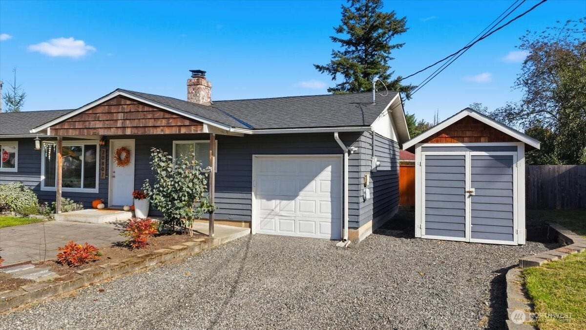 20807 3rd Avenue W, Lynnwood, WA 98036 Detached storage shed provides valuable extra space for tools, lawn equipment, gardening supplies and seasonal items