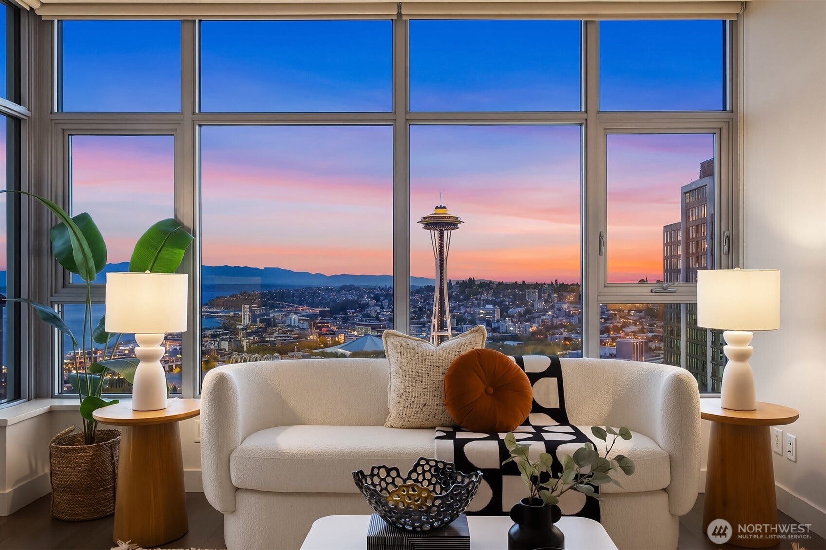 583 Battery Street, #3604N, Seattle, WA 98121 Enjoy fabulous sunset from the north-west facing Living Room