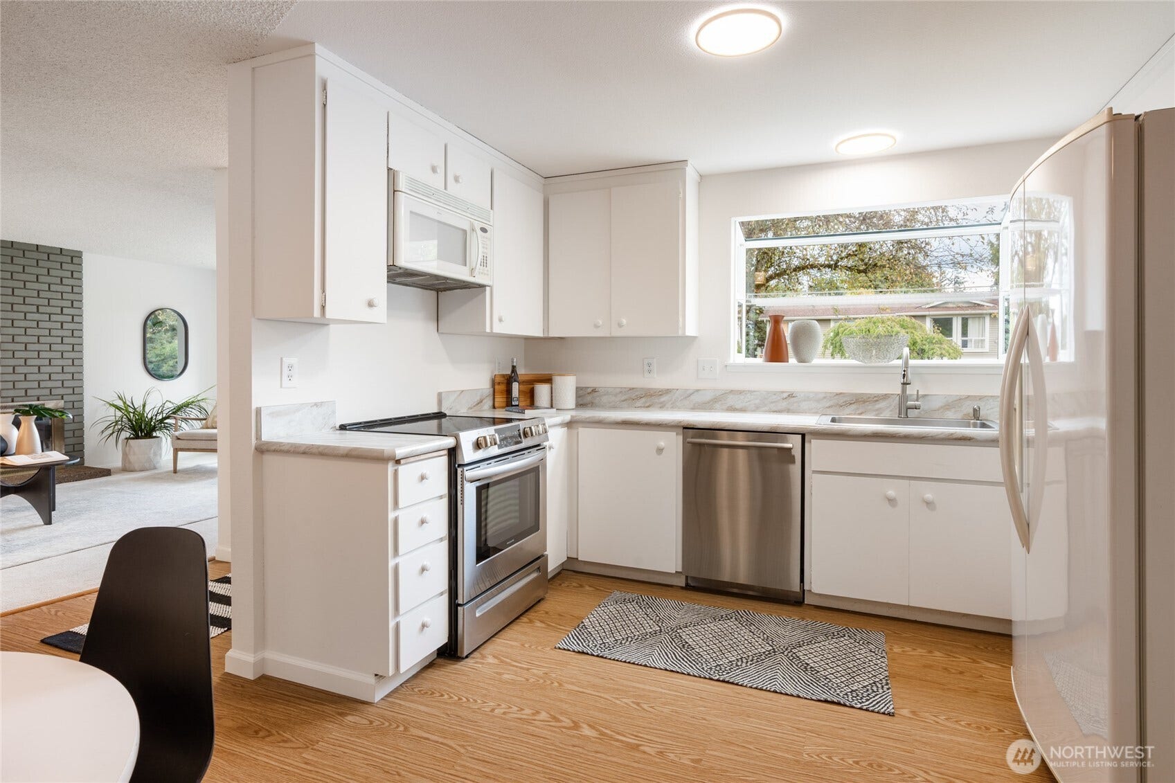 The kitchen was freshly painted and has space to store your goodies.