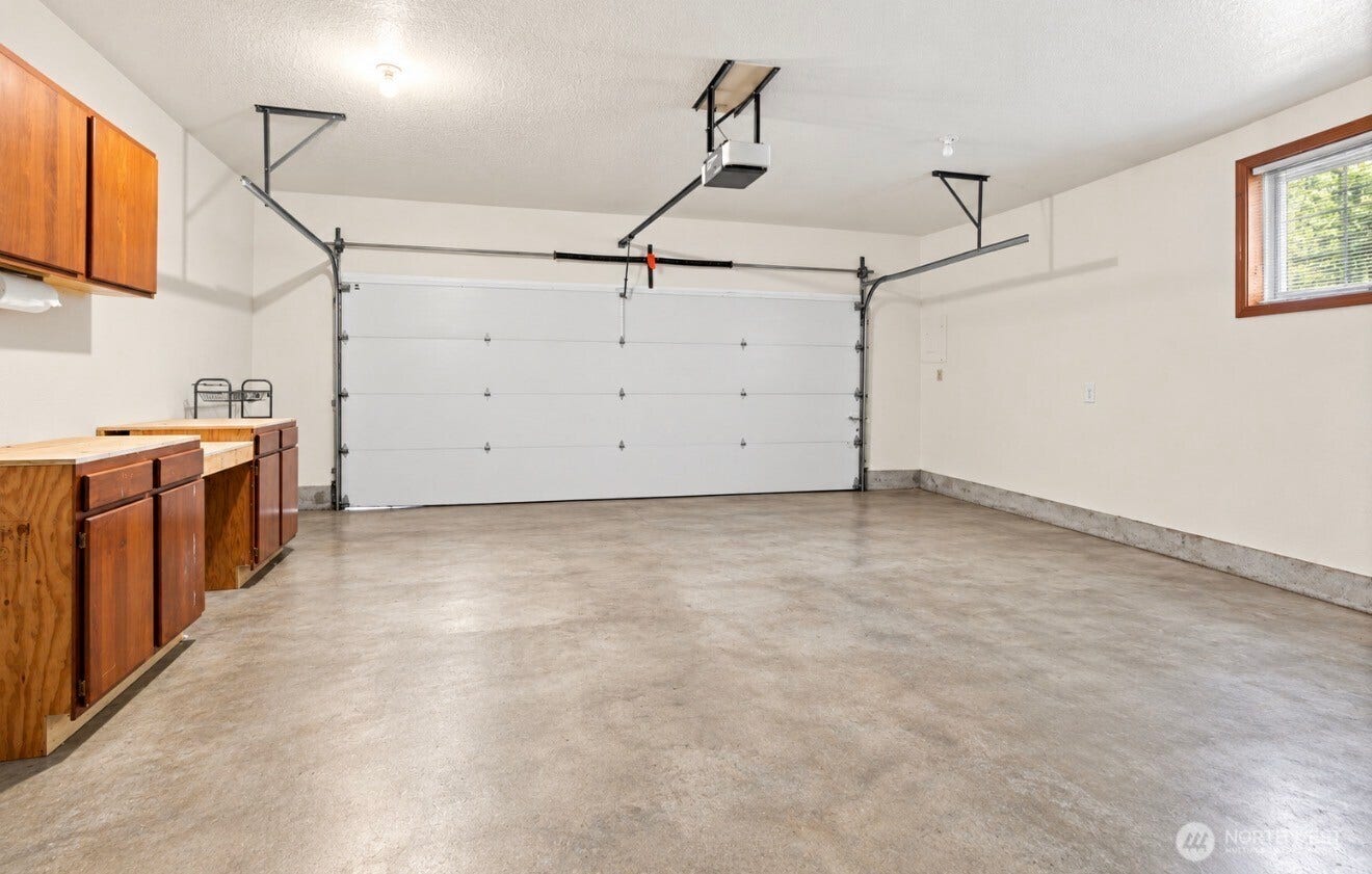 7236 Twin Cedar Lane SE, Tumwater, WA 98501 garage