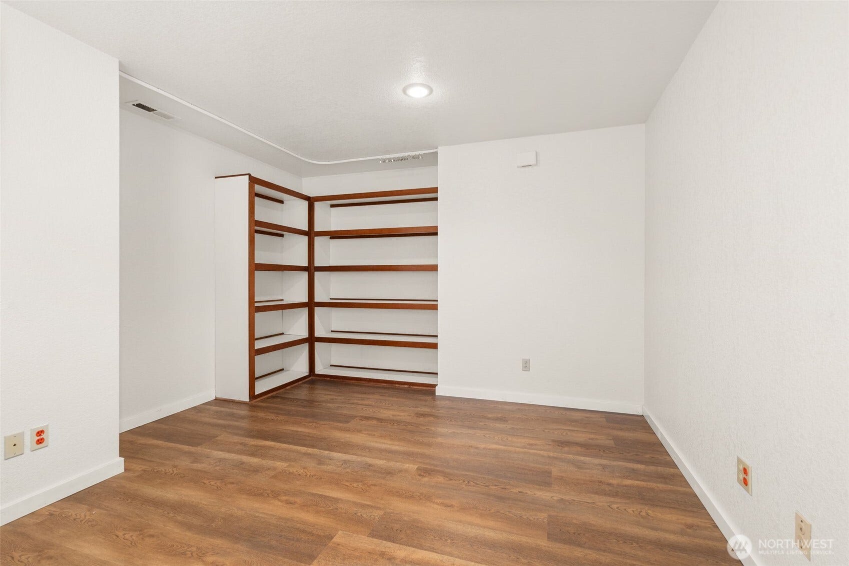 7236 Twin Cedar Lane SE, Tumwater, WA 98501 bonus room