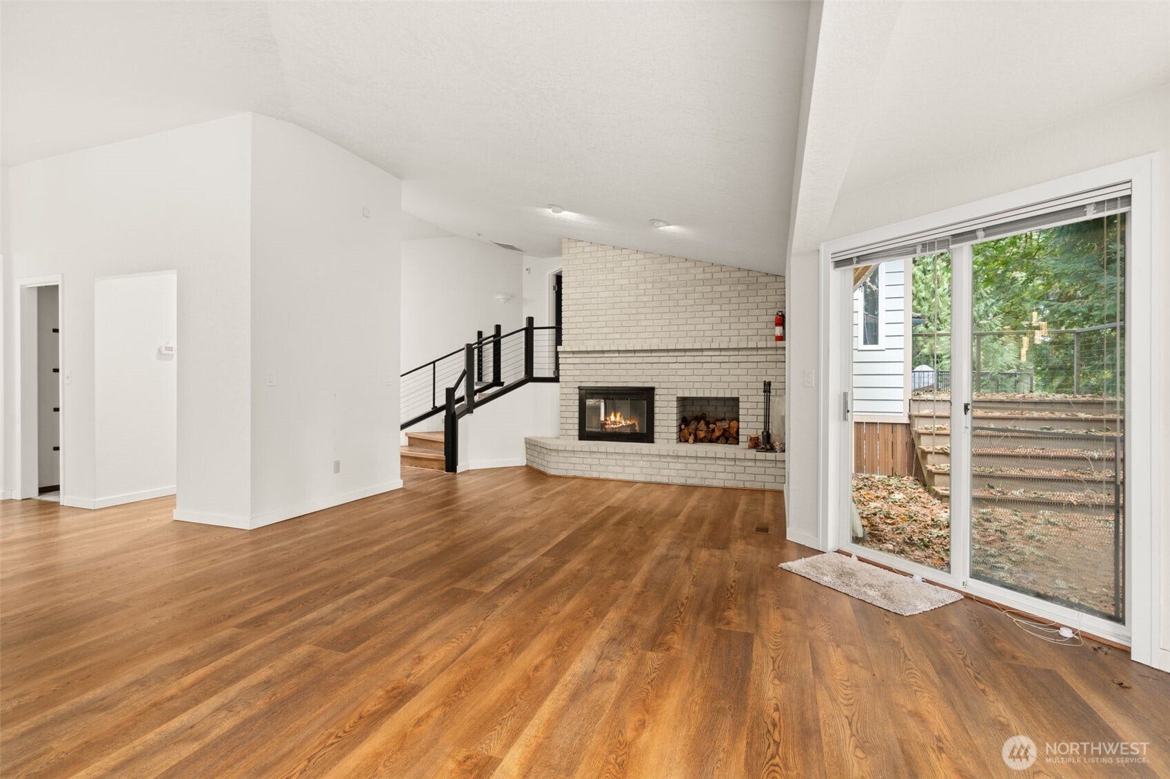 7236 Twin Cedar Lane SE, Tumwater, WA 98501 living Room