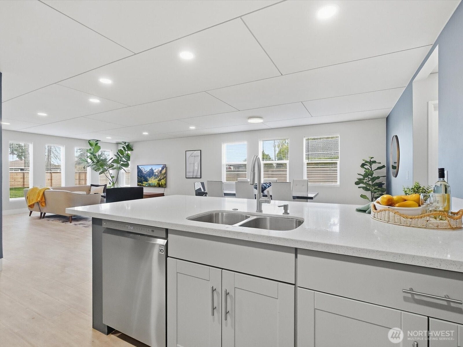 1603 S Walters Road, Tacoma, WA 98465 Trim - Tex Recessed Ceilings and Baseboards