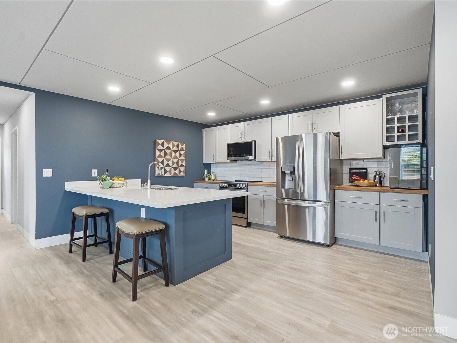 1603 S Walters Road, Tacoma, WA 98465 Quartz and Butcher Block Counters, LG Stainless Appliances