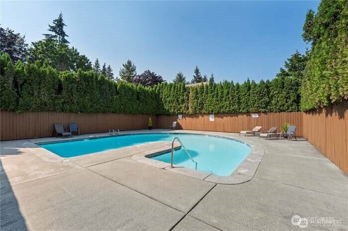 Seasonal community pool