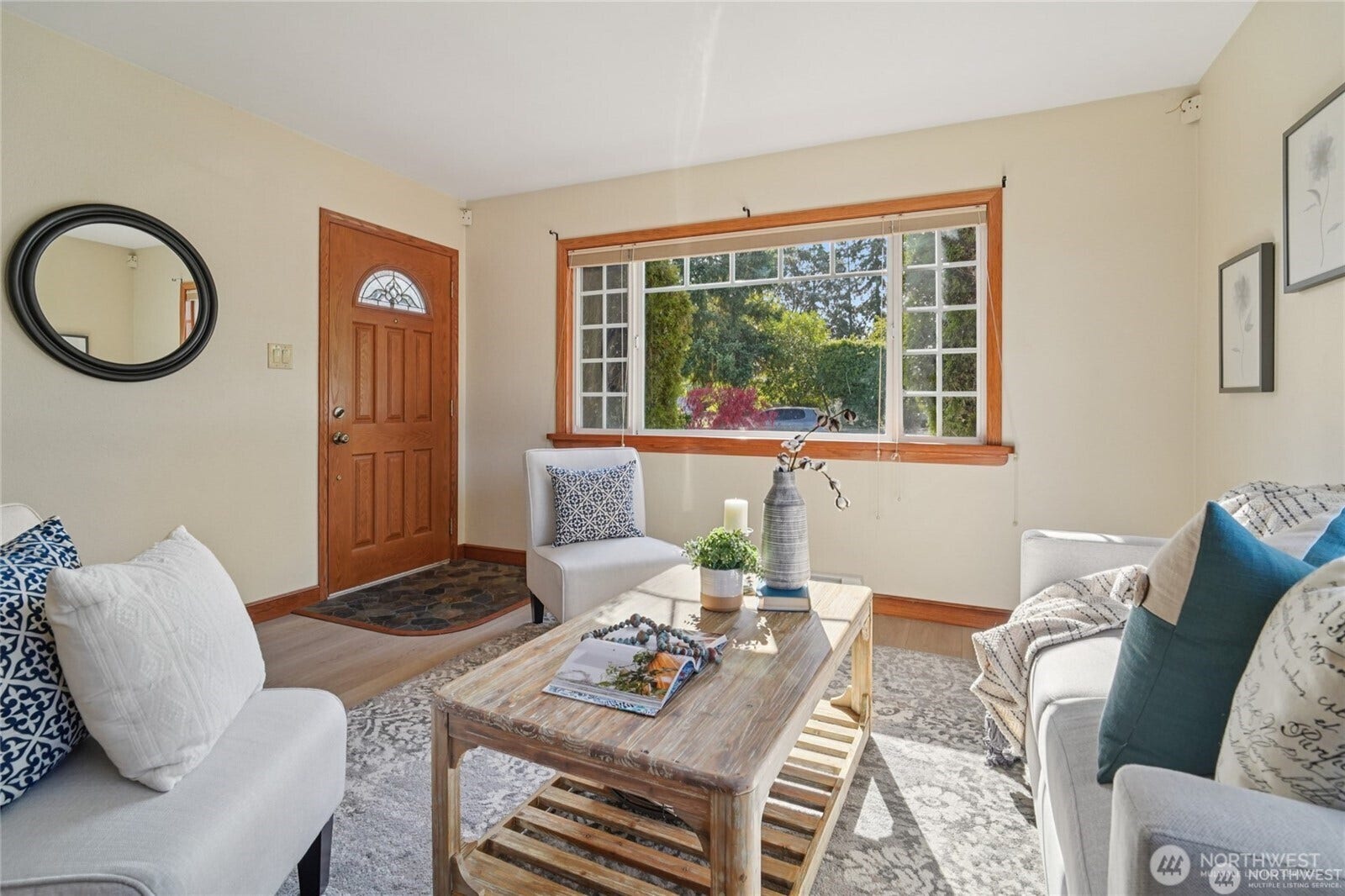 9315 121st Street SW, Lakewood, WA 98498 Wood wrapped windows
