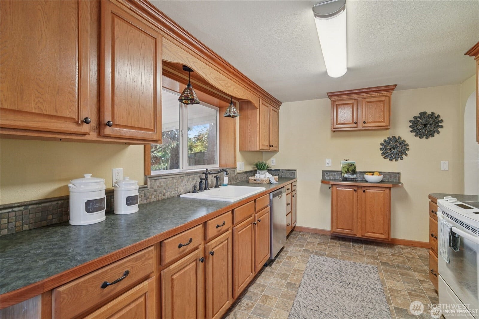 9315 121st Street SW, Lakewood, WA 98498 So much ca