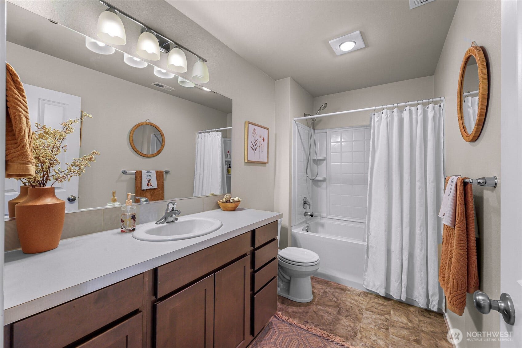 17802 Mill Valley Road, Granite Falls, WA 98252 Upstairs full bath