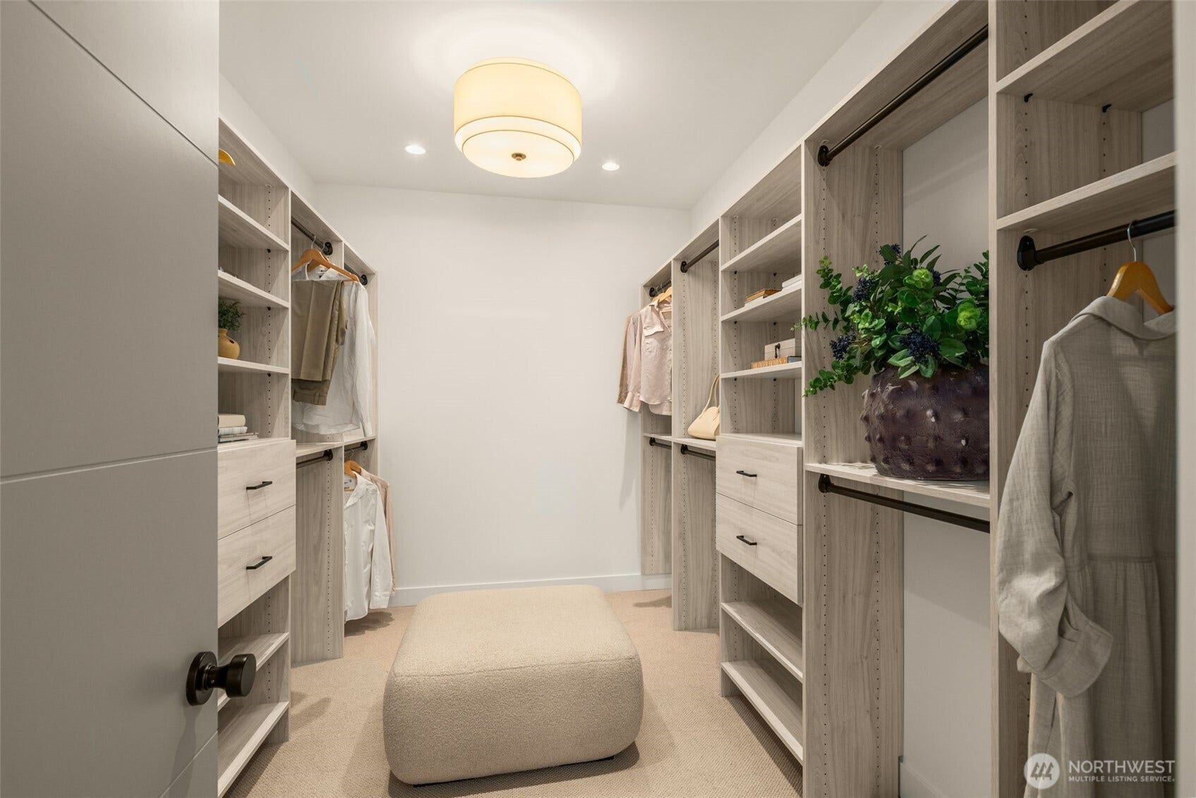6021 Princeton Avenue NE, Seattle, WA 98115 Spacious walk-in closet in the primary.