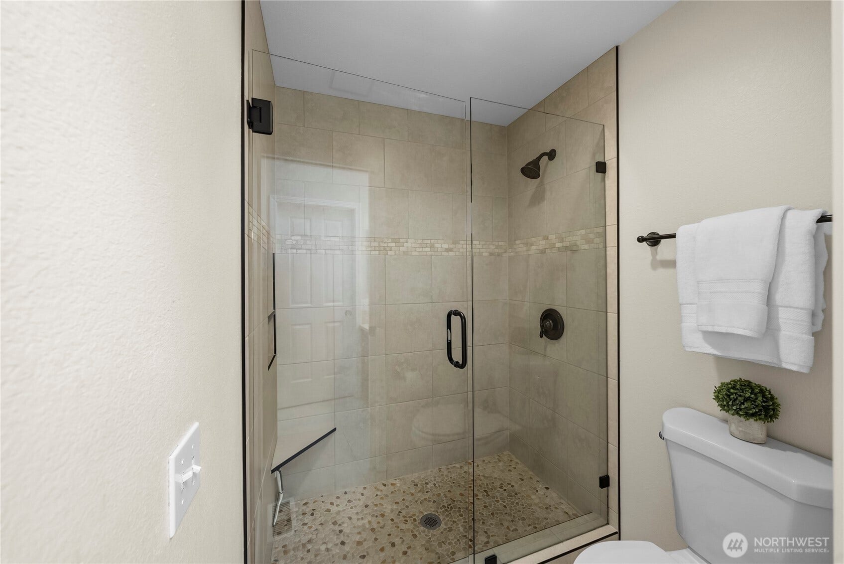 13006 SE 282nd Way, Kent, WA 98030 13006 SE 282nd Way, Kent, WA 98030