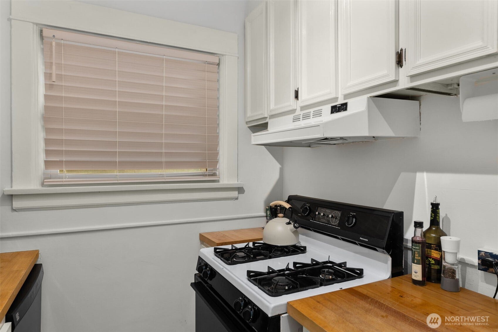 516 E Thomas Street, #102, Seattle, WA 98102 516 E Thomas Street, #102, Seattle, WA 98102
