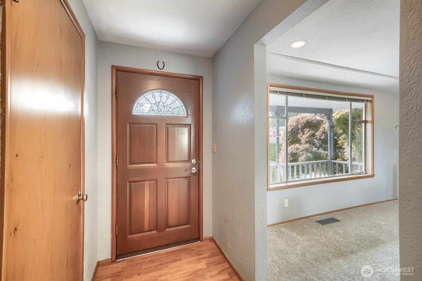 5013 N 33 Street, Tacoma, WA 98407 South facing main home entry with spacious closet and original oak hardwood floors in excellent condition