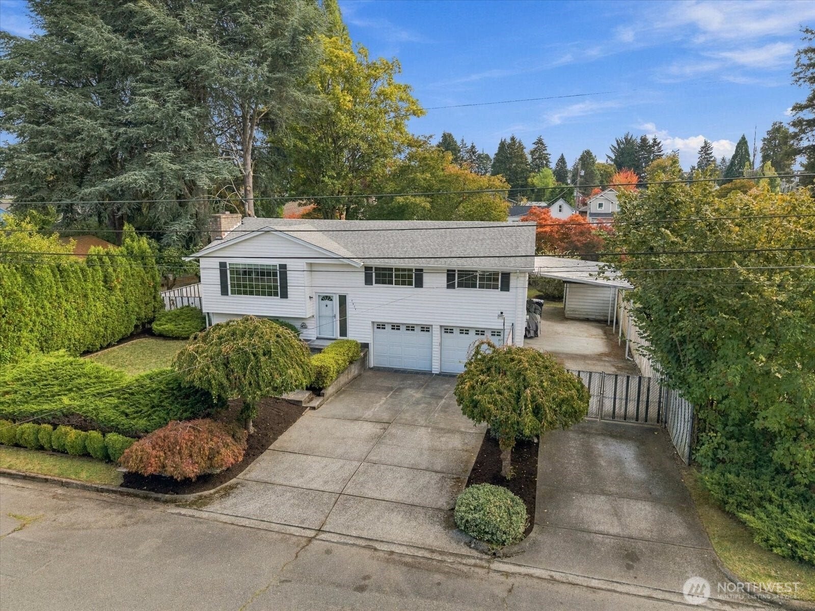 7637 Tacoma Avenue S, Tacoma, WA 98408 Wide homesite includes the extra driveway for RV, boat or camper access.