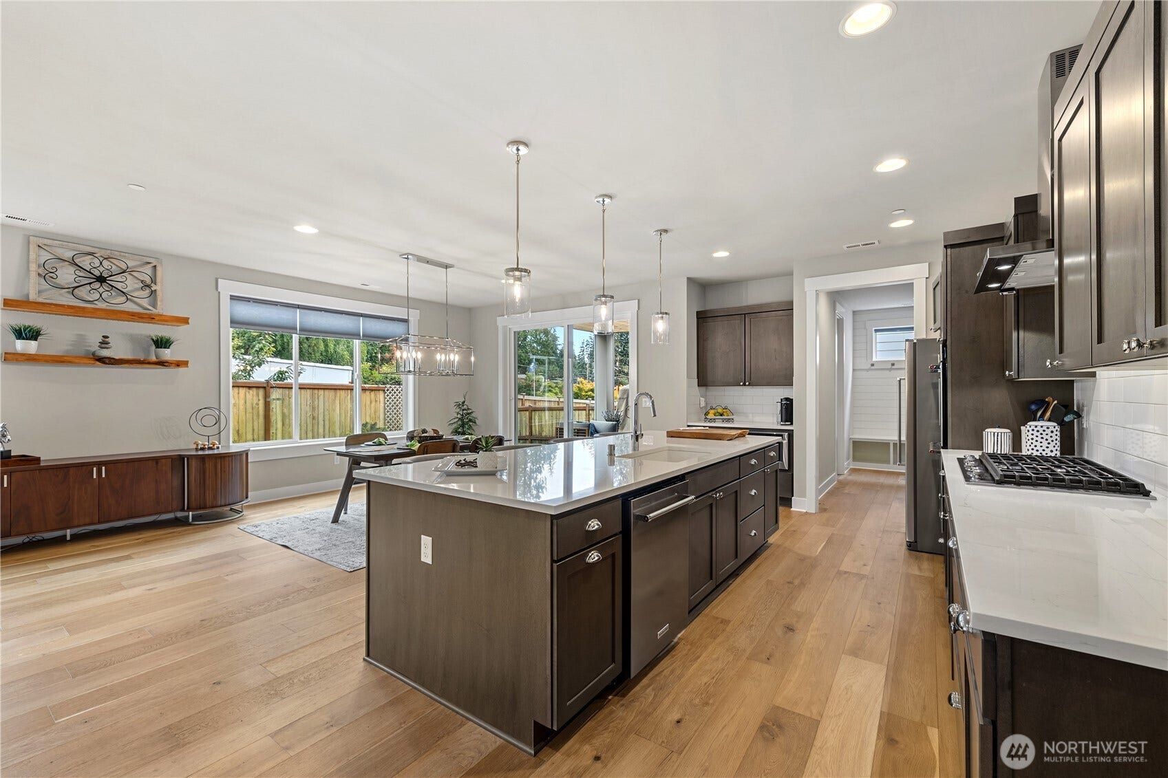 1435 7th Place S, Edmonds, WA 98020