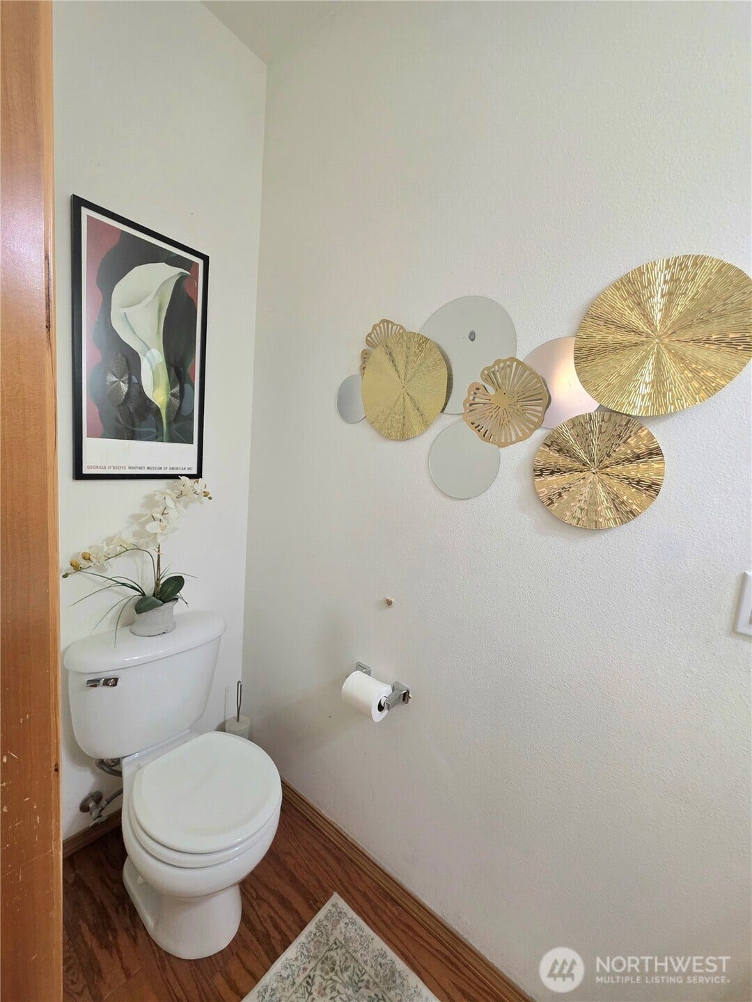 18866 108th Lane SE, Renton, WA 98055 Main floor - half bath.