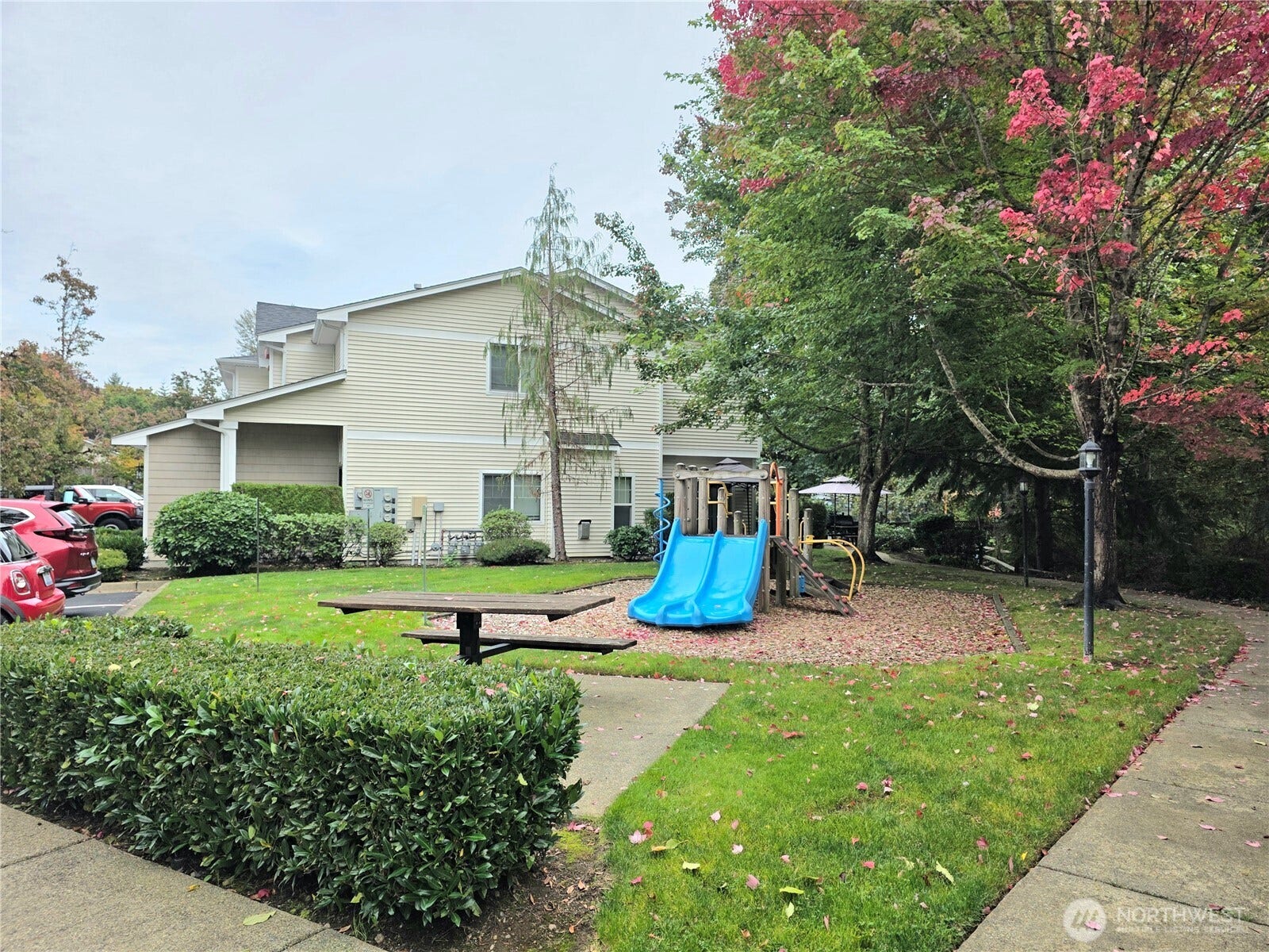 18866 108th Lane SE, Renton, WA 98055 Community play area offers space for outdoor fun.