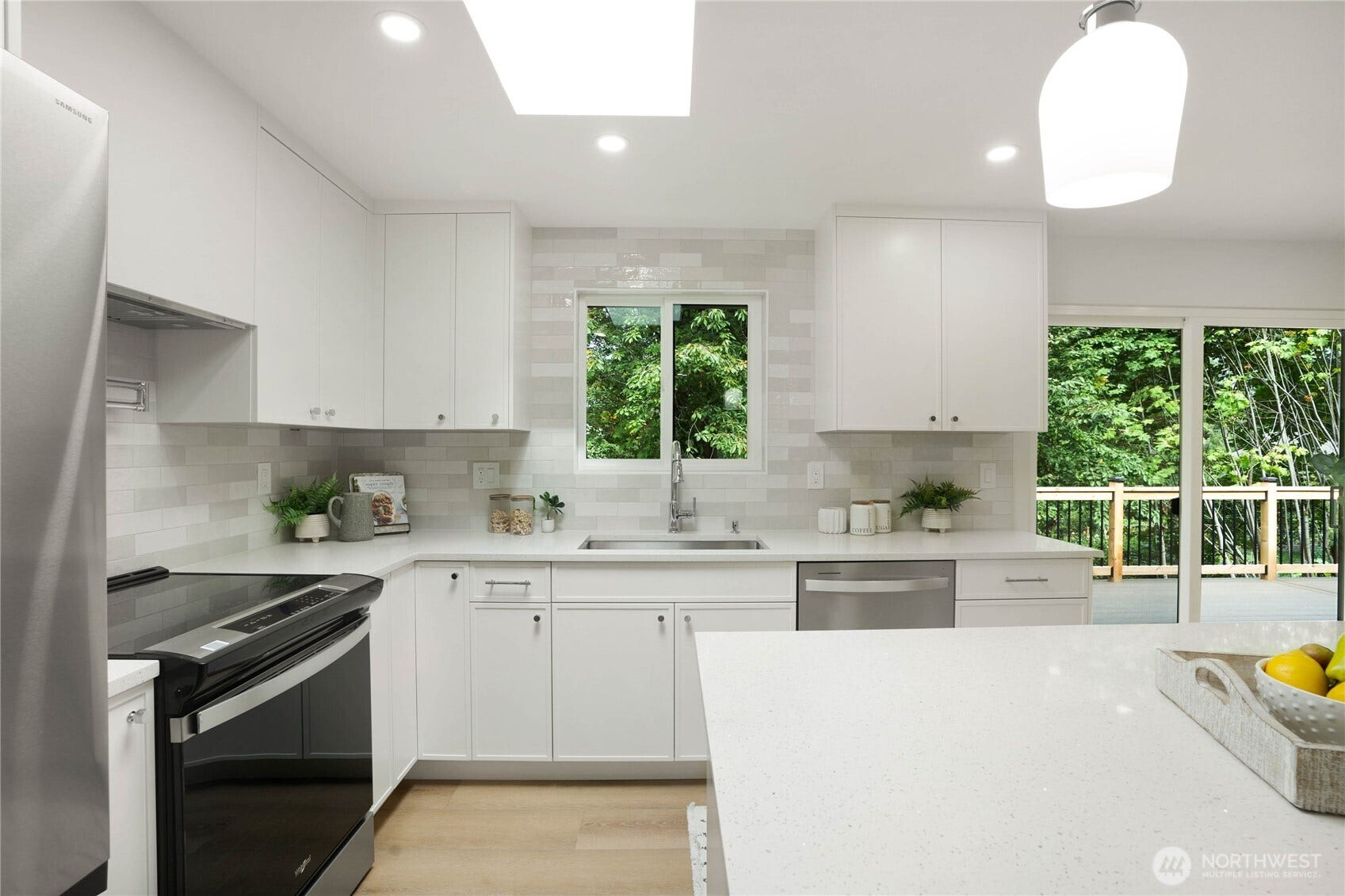 23058 SE 218th Street, Maple Valley, WA 98038 23058 SE 218th Street, Maple Valley, WA 98038