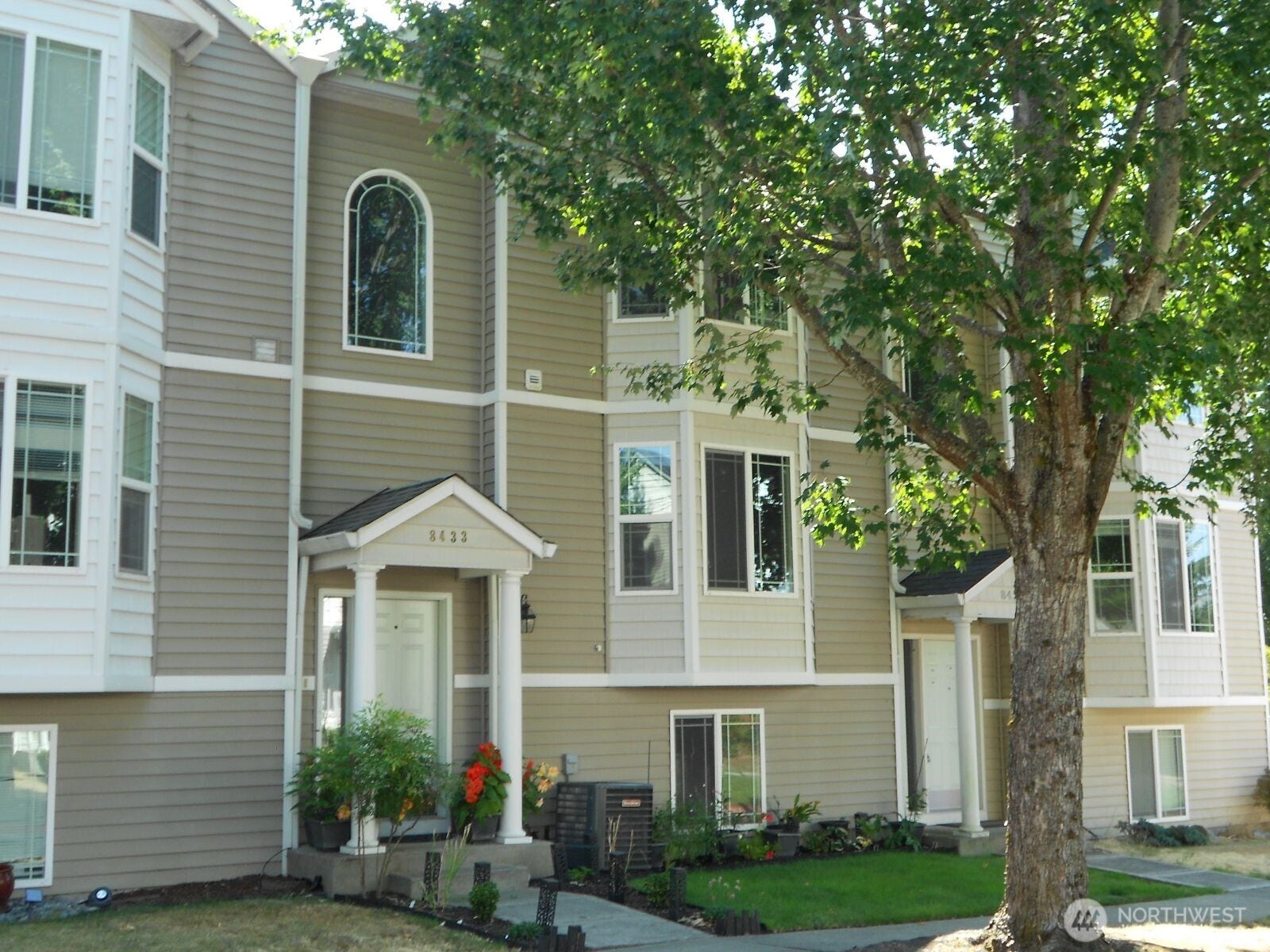 8433 13th Ave SE, Olympia, WA 98513 8433 13th Ave SE, Olympia, WA 98513