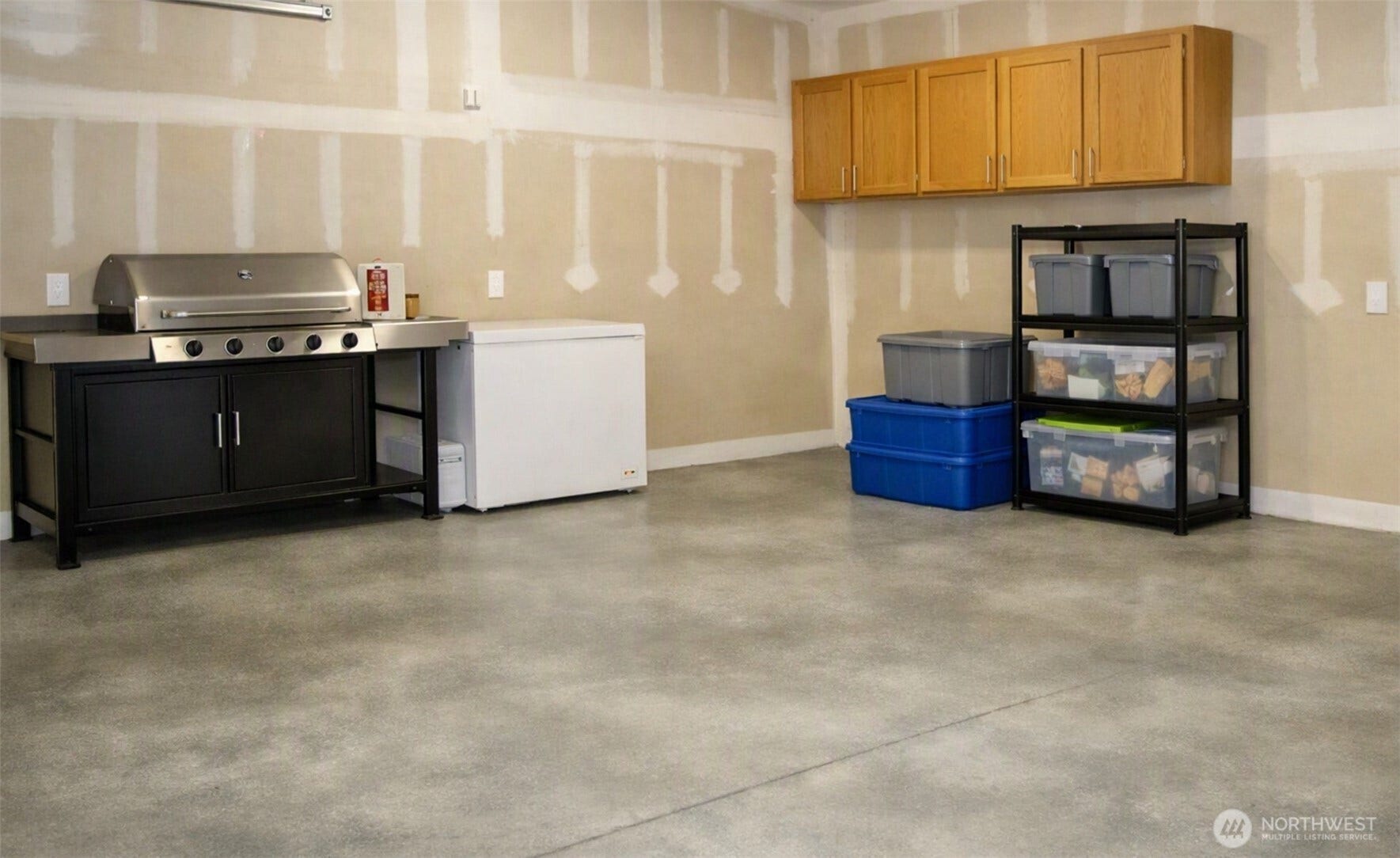 8433 13th Ave SE, Olympia, WA 98513 Garage