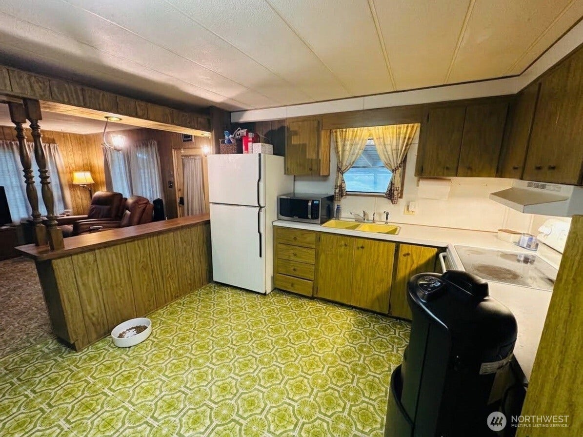 1231 E Island Lake Drive, Shelton, WA 98584 1231 E Island Lake Drive, Shelton, WA 98584