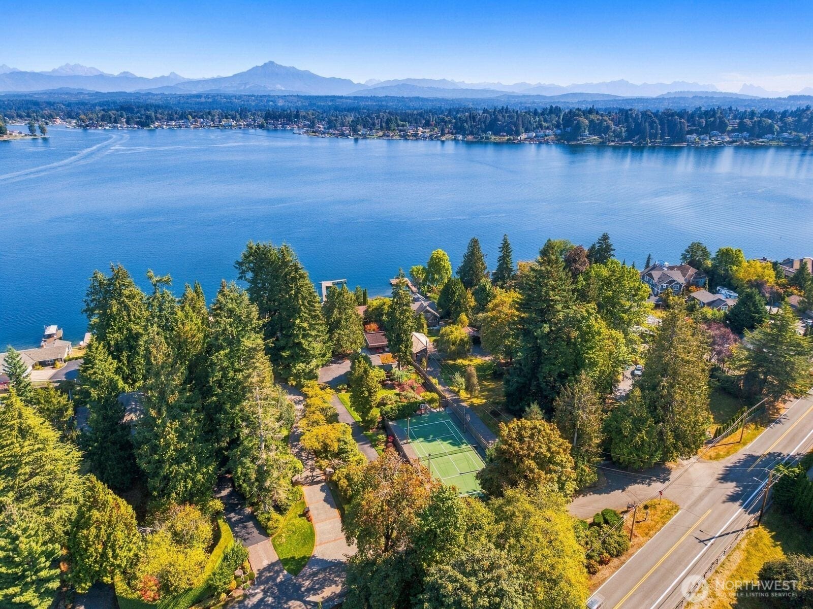 513 E Davies Loop Road, Lake Stevens, WA 98258