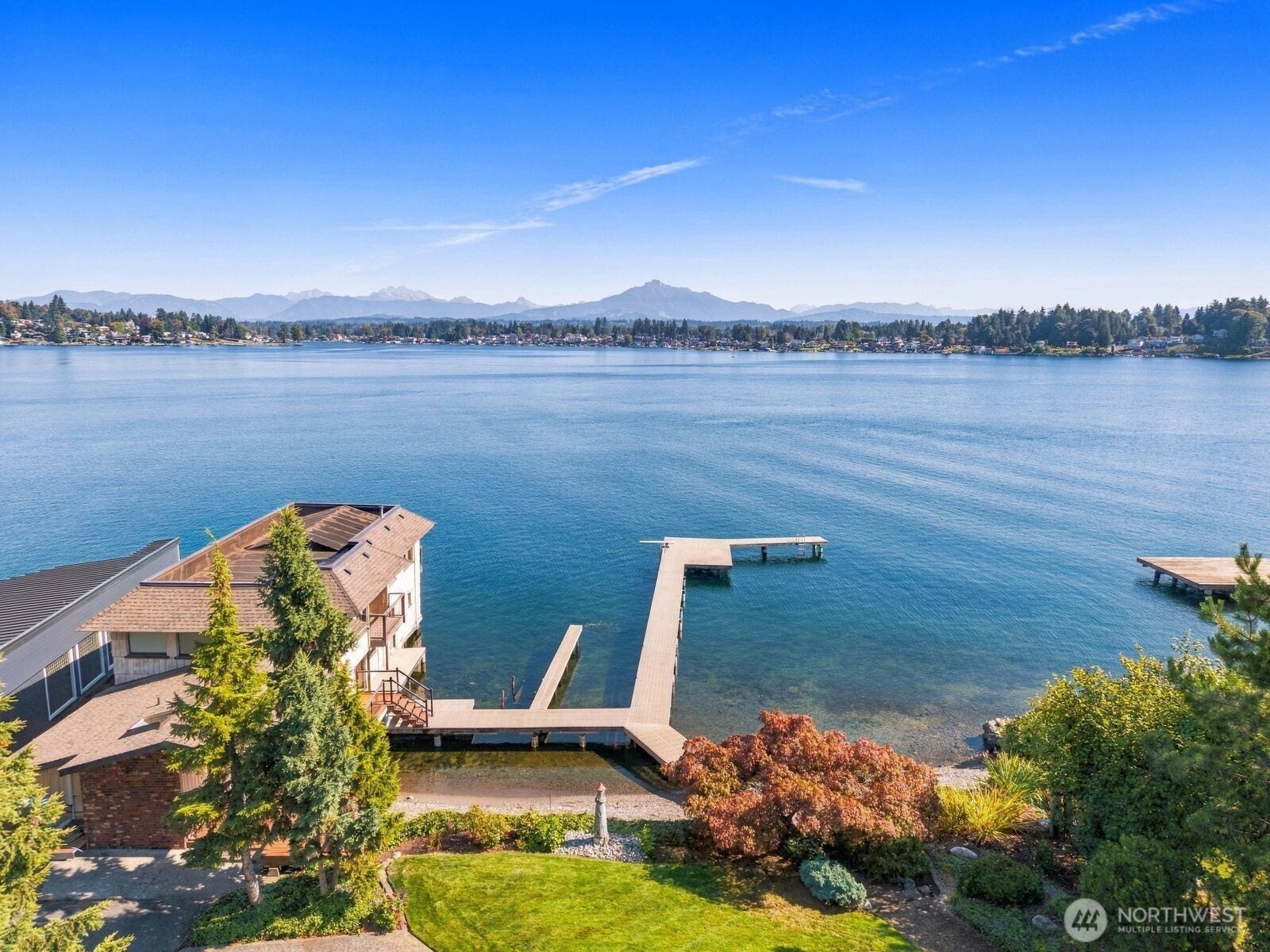 513 E Davies Loop Road, Lake Stevens, WA 98258