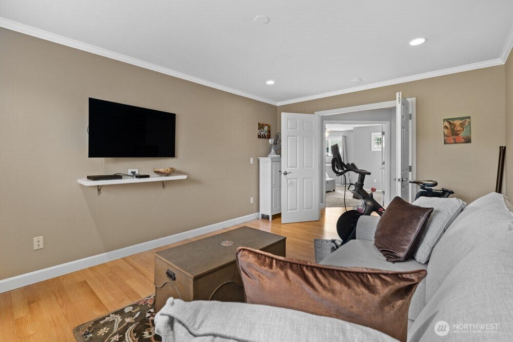 This oversized bonus room offers plenty of flexibility and can easily transition into a 4th bedroom if desired.