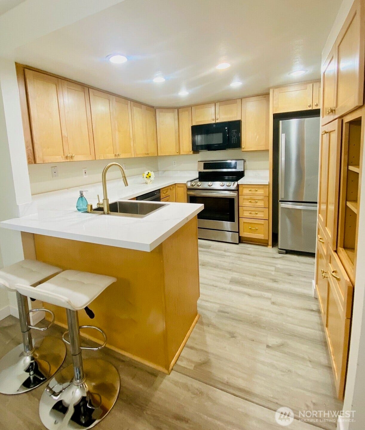 9302 Redmond Woodinville Rd NE, #206, Redmond, WA 98052 9302 Redmond Woodinville Rd NE, #206, Redmond, WA 98052