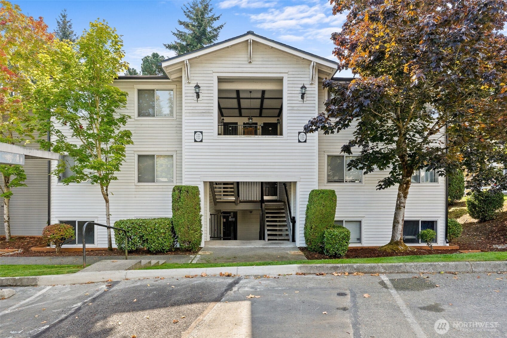 15415 35th Avenue W, #F105, Lynnwood, WA 98087 Ground Floor Unit