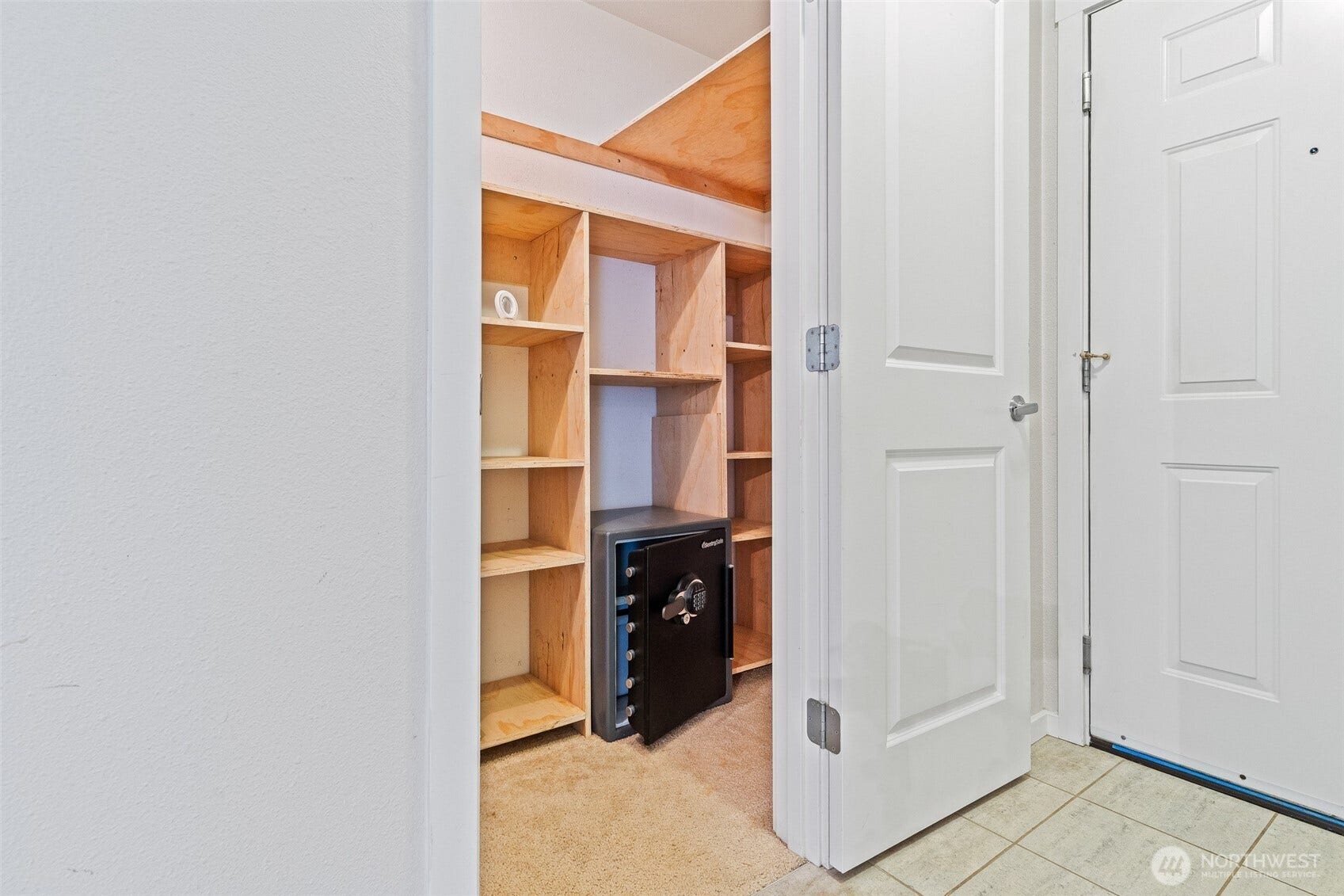 15415 35th Avenue W, #F105, Lynnwood, WA 98087 Huge walk in storage closet